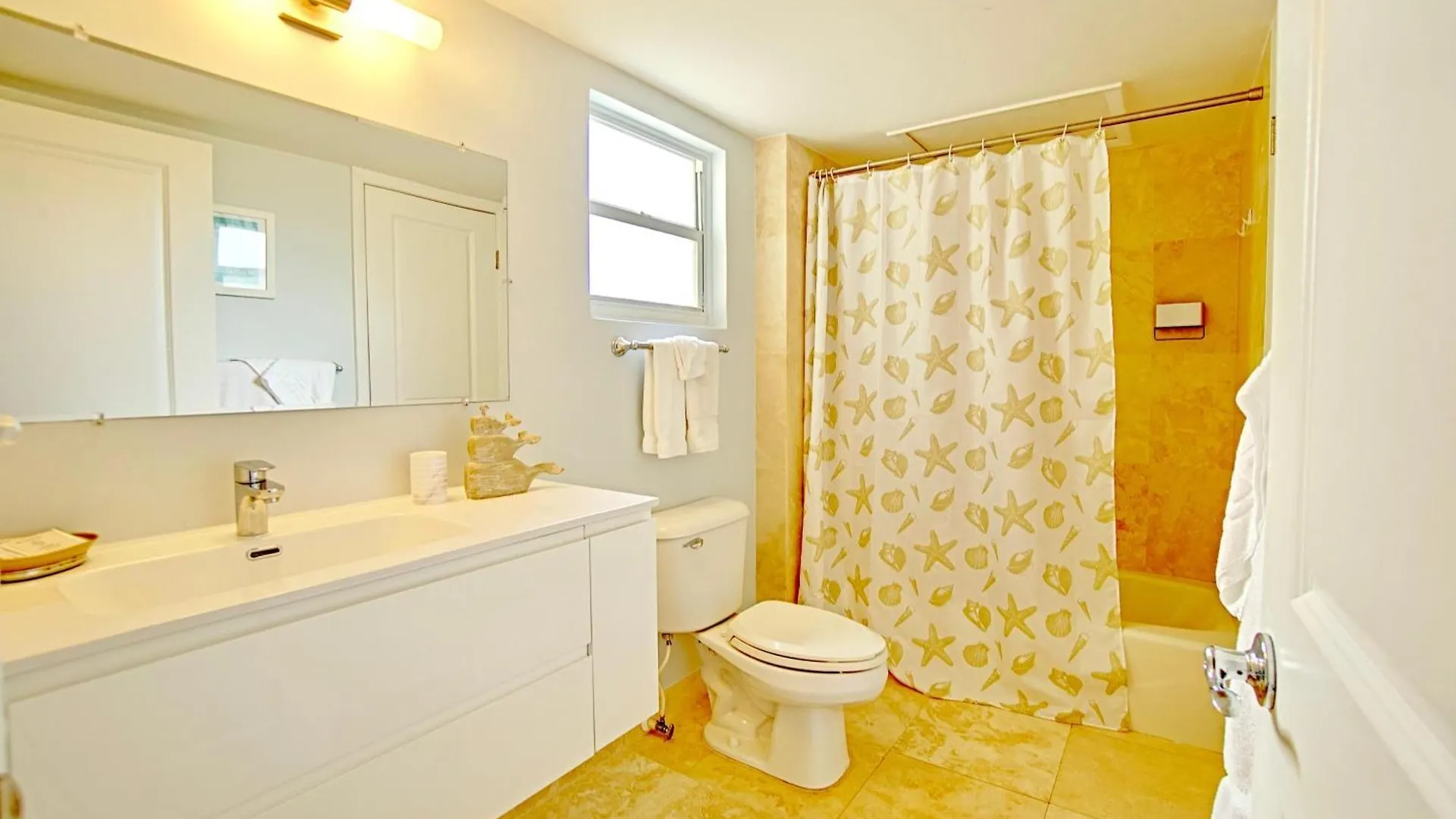 Plantation Village #20 Condo Seven Mile Beach Cayman Islands