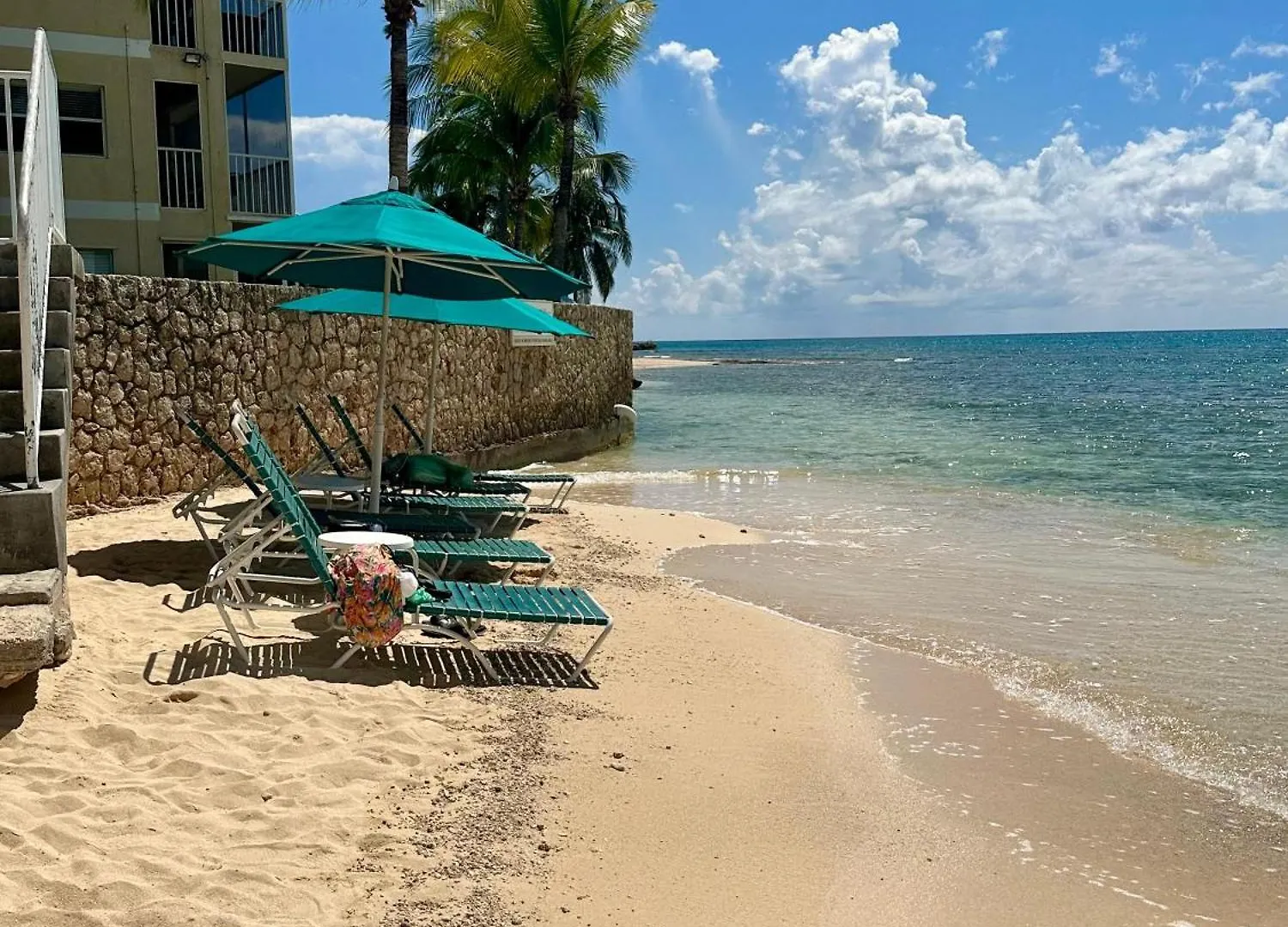 Plantation Village #20 Condo Seven Mile Beach 0*,  Cayman Islands